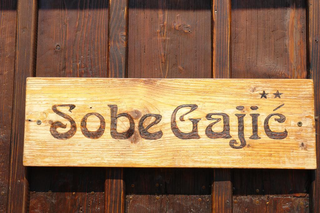 Sobe Gajic Sremski Karlovci Exterior foto
